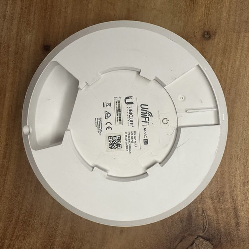 Ubiquiti UniFi AP AC LR used WiFi access point with PoE injector