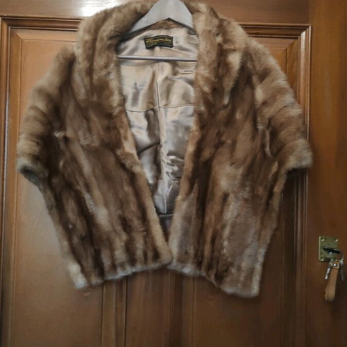 Etol mink fur like new, short cape coat beige