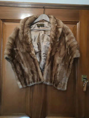 Etol mink fur like new, short cape coat beige