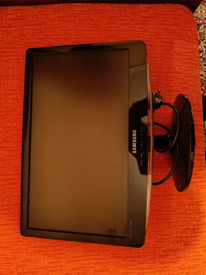 Samsung TV used 14 inches
