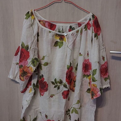 Floral cotton shirt like new, free size, white and red