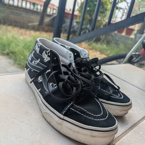 Vans Sk8-Mid Skull Cherry sneakers size 43, black and white