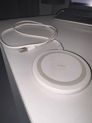 Wireless Charger like new with Type C cable included