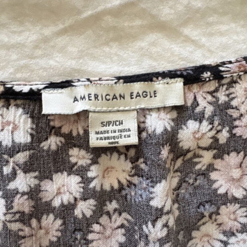 American Eagle floral dress like new with removable belt and pockets
