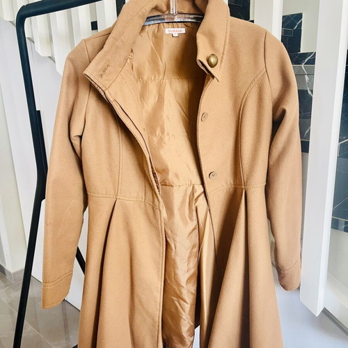 Camel Trench Coat like new, tailored classic fit