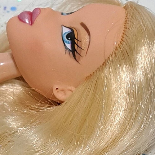 Bratz lot of 2 used Cloe dolls with flaws