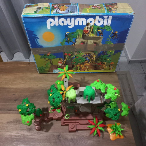 Playmobil 3015 Jungle Temple playset
