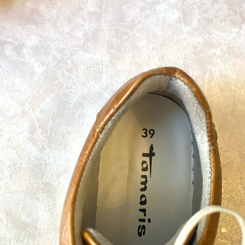 Tamaris leather shoes like new, size 39, white and brown