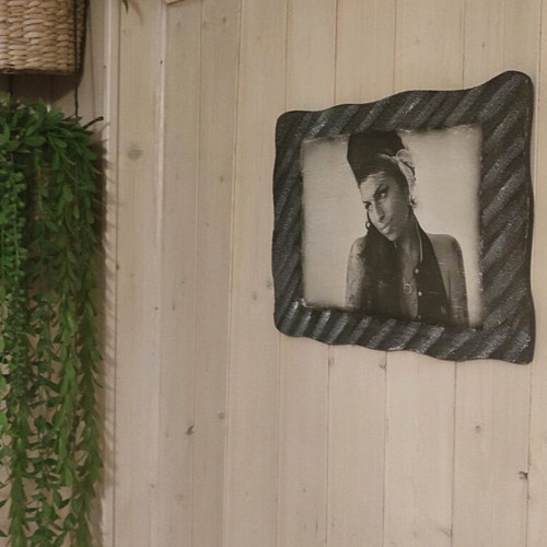 Amy Winehouse handmade frame like new, wooden