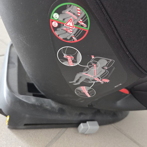Maxi-Cosi Booster RodiFix AirProtect car seat 15-36 kg used with Isofix