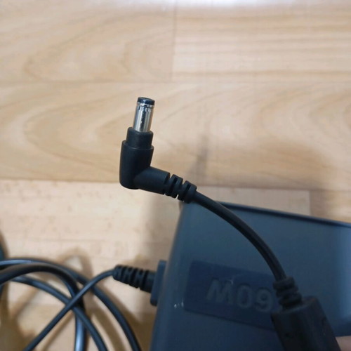 Charger 12 volt 5 amp used