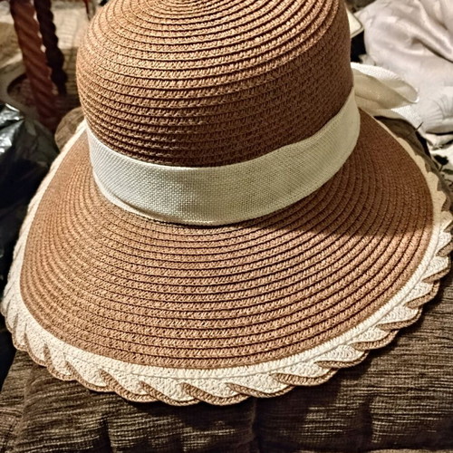 Set of 2 Stamion women's summer hats used