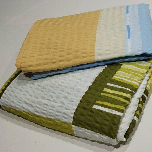 Single duvet covers like new, pack of two with special fabric