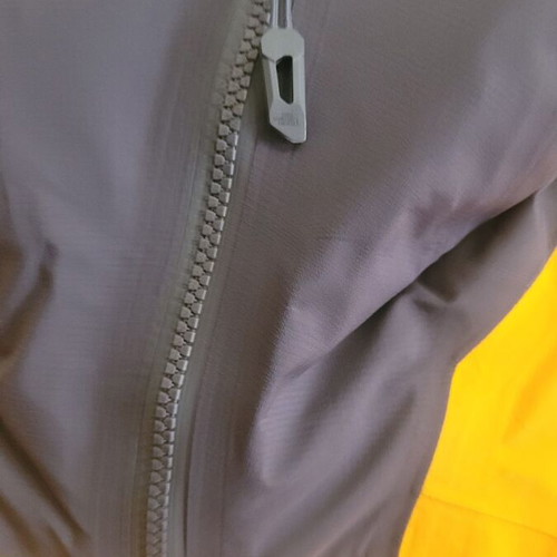 The North Face Gore-Tex Mountaineering Jacket L with Hood and Vents
