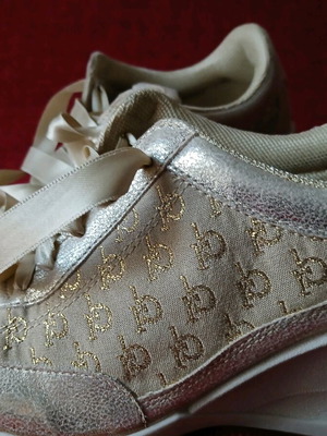 Vera Pelle shoes like new, beige and gold