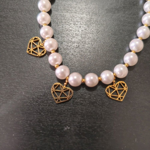 Bracelet with Pearls and Gold Hearts new, surgical steel