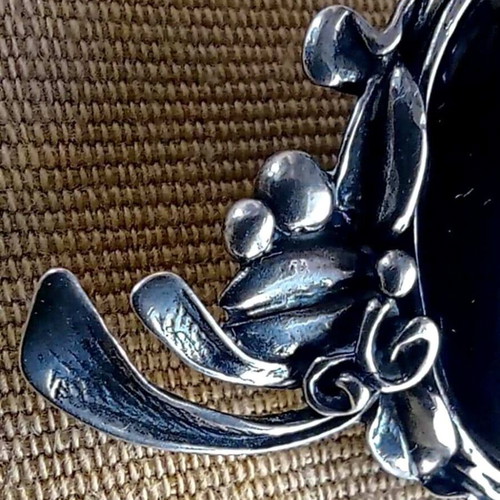 Silver brooch 925 with black onyx, vintage style, like new