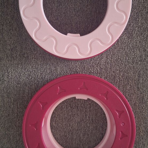 Tupperware cookie cutters set of 4, new with packaging