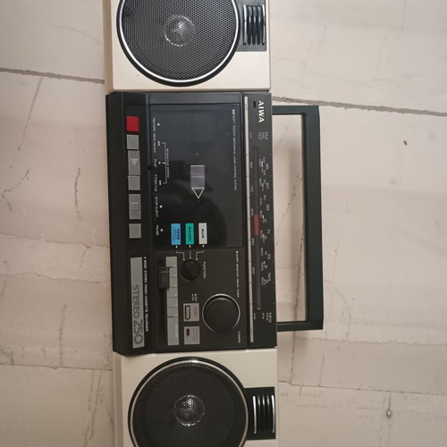Aiwa CS-250V radio cassette player used with aux input and 4-band radio
