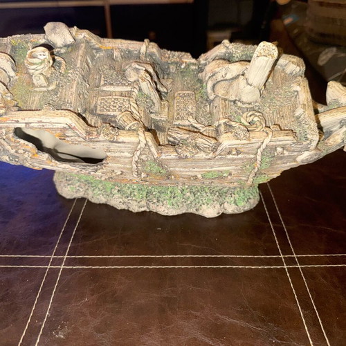 Decorative shipwreck for aquarium or terrarium like new