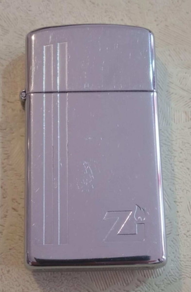 Vintage ZIPPO made in U.S.A. παλιο μοντελο στο γνησιο κουτι του σε παρα πολυ καλη κατασταση !!!
