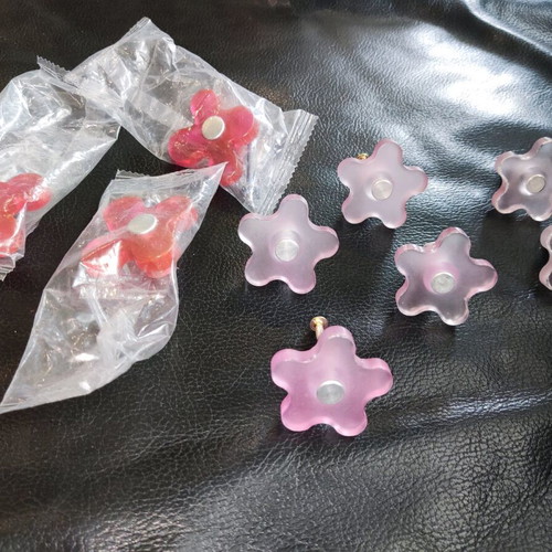 Children's knobs used, pack of 9 with screws
