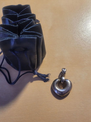 Heart pendant like new, 2.5 cm, without chain
