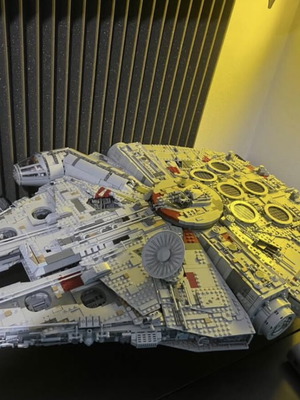Lego UCS Millennium Falcon 75192 like new