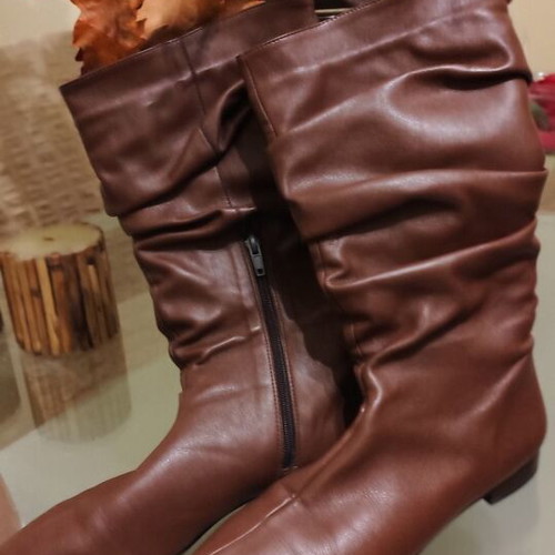 Brown boots used, size 40, with gathers and low heel