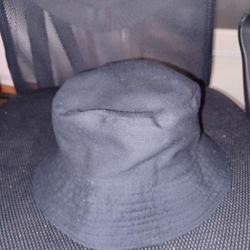 Fishing hat like new, black, size M