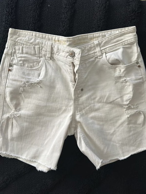 Denim shorts white, like new, size W/27 Mamaste