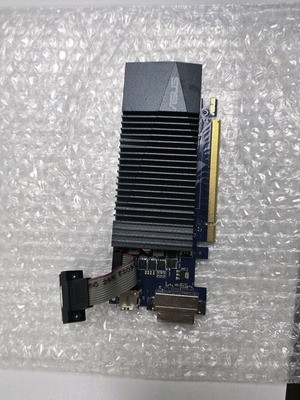 ASUS GT710-SL-2GD5 graphics card like new, 2GB GDDR5, HDMI, DVI, VGA