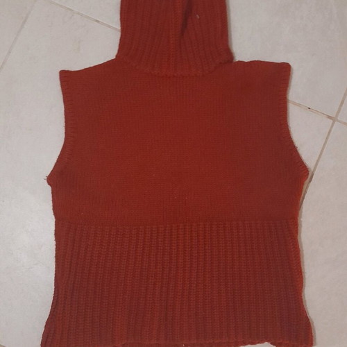 Deep sleeveless sweater used, red, size M