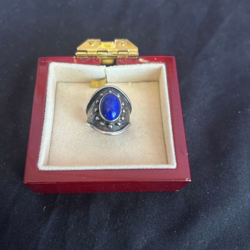 Silver 925 vintage ring with blue stone like new