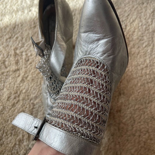 Tefiritsi Silver Leather Pumps used, size 38, chainmail detail