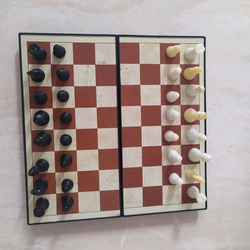 Σκάκι ταξιδιού μαγνητικό μεταχειρισμένο, λείπει ένα λευκό πιόνι