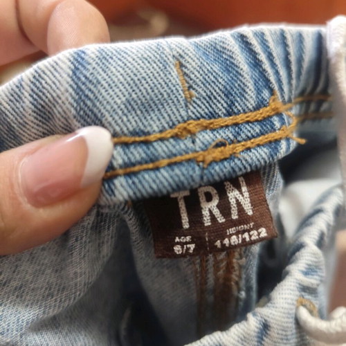 Children's jeans like new for ages 6-7