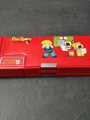 Kutsuwa 3DOORS CM-006 vintage magnetic school pencil case used