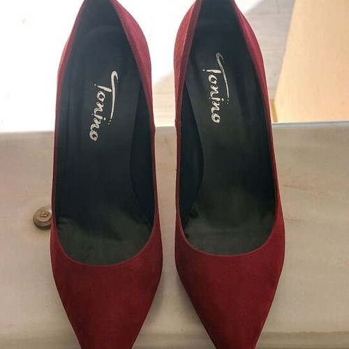 Red pumps like new, size 40