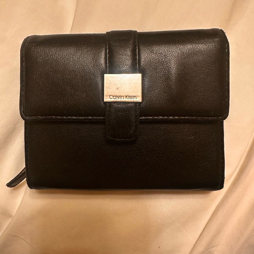 Calvin Klein Hardware Snap women's wallet used, black