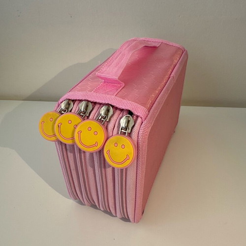 Girls' pencil case used for 70 markers or colored pencils