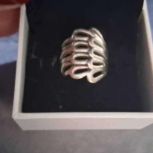 Silver ring 925, like new, unique and elegant