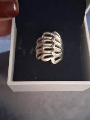 Silver ring 925, like new, unique and elegant