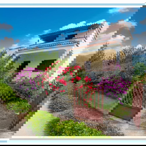 Maisonette in village center with four rooms and two large balconies with view