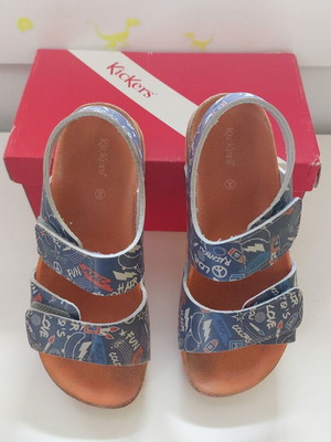 Kickers boys sandals used, size 34, blue and orange