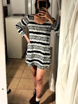 Floral stripe tunic dress like new, size M/L, black and white