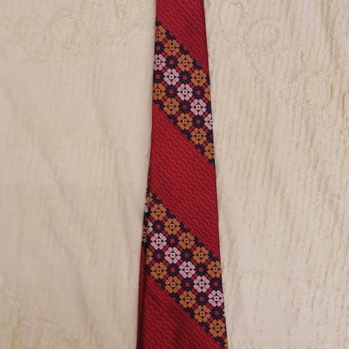 Yves Saint Laurent vintage burgundy tie like new