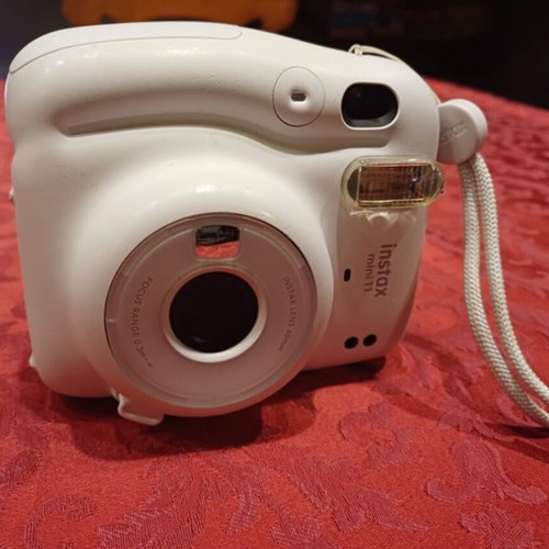Fujifilm Instax Mini 11 camera new, white with film