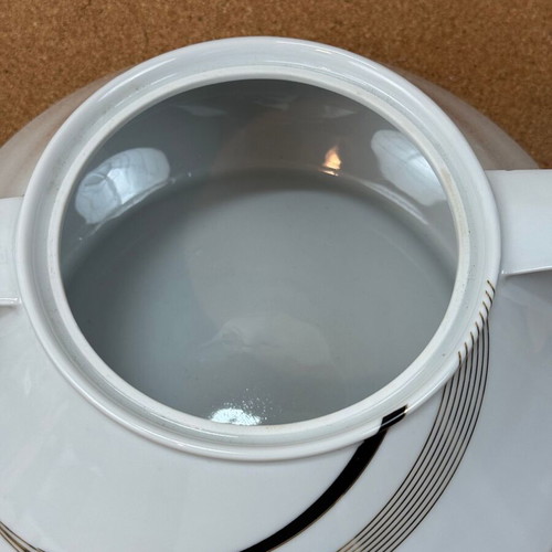 Vintage porcelain soup tureen Mitterteich Bavaria 22cm used