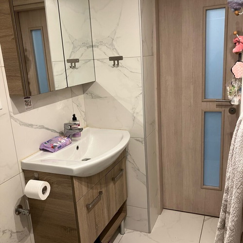 Apartment 48 m² renovated, 2nd floor, security door, balcony